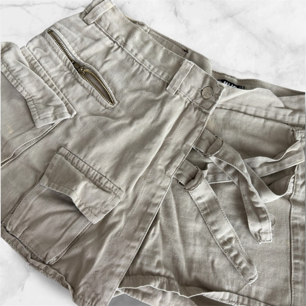 Stylish Beige Women's Shorts